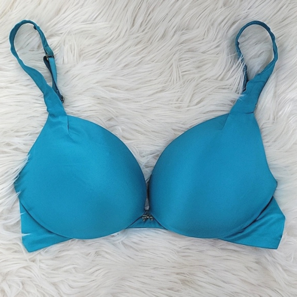 Victoria's Secret 34D plunge bra